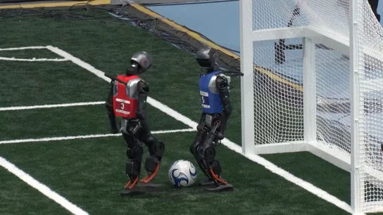 Los robots boxean, juegan al fútbol, corren y colapsan en los 'Juegos Robóticos' de China Los robots boxean, juegan al fútbol, corren y colapsan en los 'Juegos Robóticos' de China