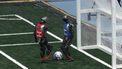 Los robots boxean, juegan al fútbol, corren y colapsan en los 'Juegos Robóticos' de China Los robots boxean, juegan al fútbol, corren y colapsan en los 'Juegos Robóticos' de China
