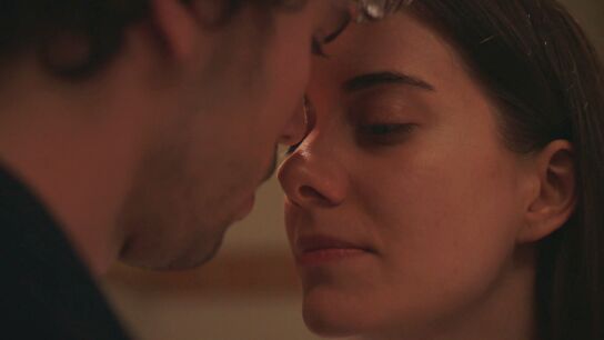 Suna vive su primera noche de amor con Kaya y rompe con su pasado