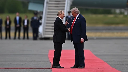Trump y Putin se reúnen en Alaska. Trump y Putin se reúnen en Alaska.