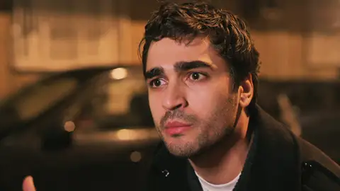Ferit no soporta la nueva vida de Seyran y monta un escándalo: “Sigues siendo mi esposa” Ferit no soporta la nueva vida de Seyran y monta un escándalo: “Sigues siendo mi esposa”