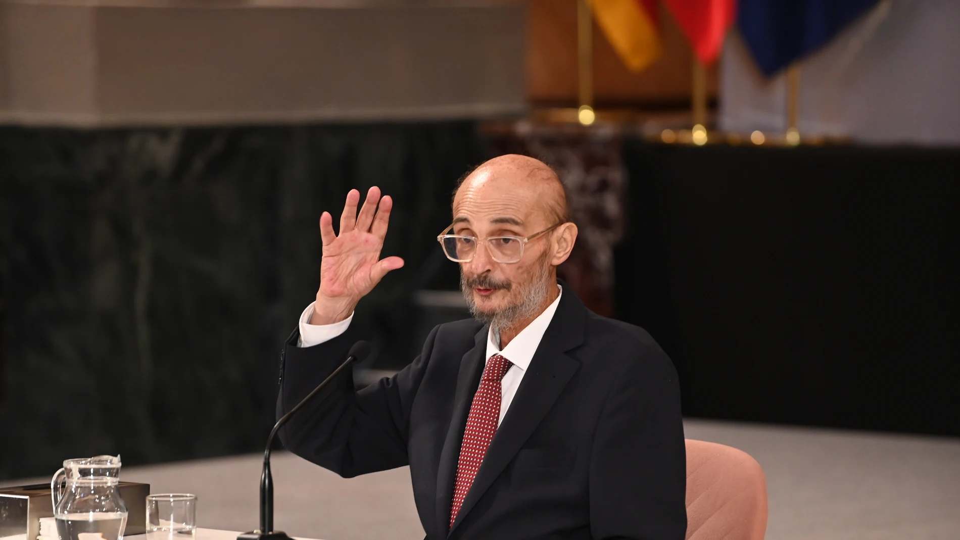 El expresidente de Aragón Javier Lambán durante el acto de entrega del retrato de Javier Lambán, en la sala de la Corona del Edificio Pignatelli, a 10 de julio de 2025, en Zaragoza, Aragón (España). El expresidente de Aragón Javier Lambán durante el acto de entrega del retrato de Javier Lambán, en la sala de la Corona del Edificio Pignatelli, a 10 de julio de 2025, en Zaragoza, Aragón (España).