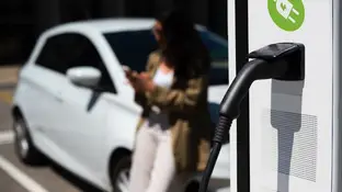 El Gobierno alerta de una nueva estafa a través de códigos QR en las estaciones de recarga para vehículos eléctricos El Gobierno alerta de una nueva estafa a través de códigos QR en las estaciones de recarga para vehículos eléctricos REMITIDA / HANDOUT por GOBIERNO DE CANTABRIA Fotografía remitida a medios de comunicación exclusivamente para ilustrar la noticia a la que hace referencia la imagen, y citando la procedencia de la imagen en la firma 14/08/2025