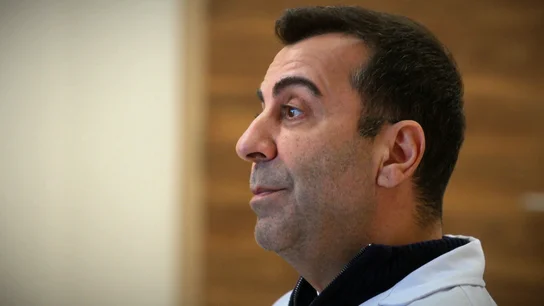 Tolga destapa las verdaderas intenciones de Tura y pone en alerta a Rengin Tolga destapa las verdaderas intenciones de Tura y pone en alerta a Rengin
