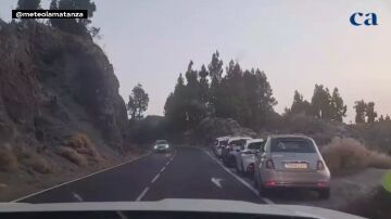  Safaris a motor y colapso de vehículos en el Teide: uno de los parques nacionales más visitados de Europa