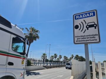 Imagen de archivo de una seña de RADAR en España