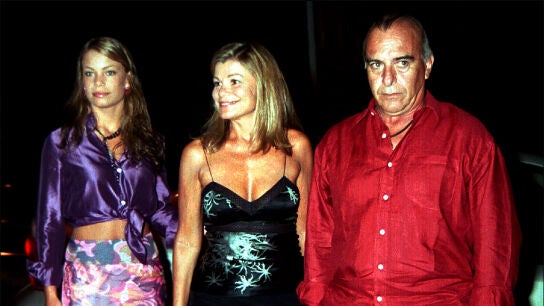Carla Goyanes, Cari Lapique y Carlos Goyanes, en Marbella en 2001