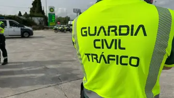 Imagen de archivo de un agente de la Guardia Civil de Tráfico Imagen de archivo de un agente de la Guardia Civil de Tráfico