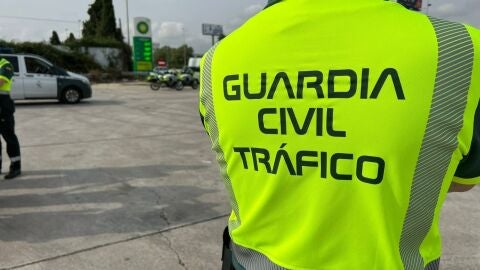 Imagen de archivo de un agente de la Guardia Civil de Tr&aacute;fico 