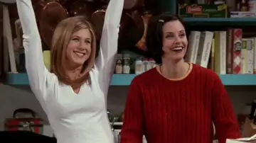 Jennifer Aniston y Courteney Cox en Friends Jennifer Aniston y Courteney Cox en Friends