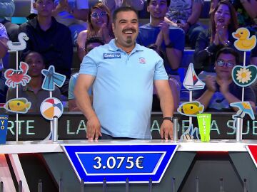 La suerte se le pone de cara a Sergio y comparte su alegr&iacute;a en el plat&oacute; de La ruleta