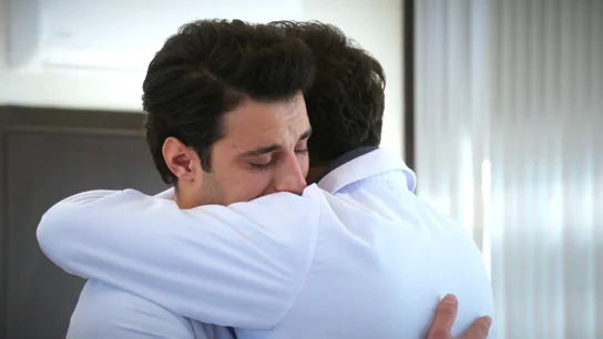 “Ha sido un honor para mí”: Ugur se despide de Timur con un abrazo imposible de olvidar “Ha sido un honor para mí”: Ugur se despide de Timur con un abrazo imposible de olvidar