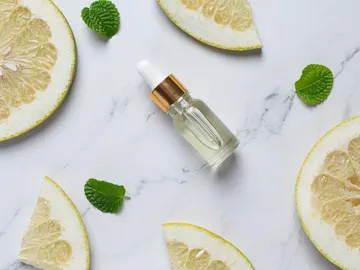 Rodajas de limón y cosmético Rodajas de limón y cosmético