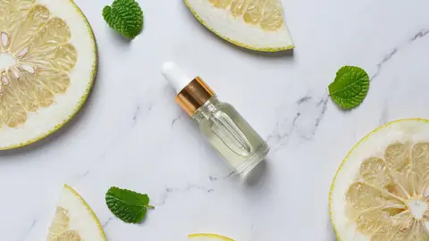 Rodajas de limón y cosmético Rodajas de limón y cosmético