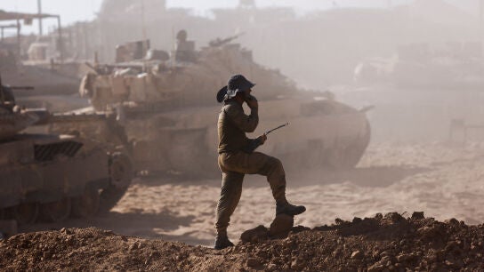 Soldado israel&iacute; en la frontera con Gaza