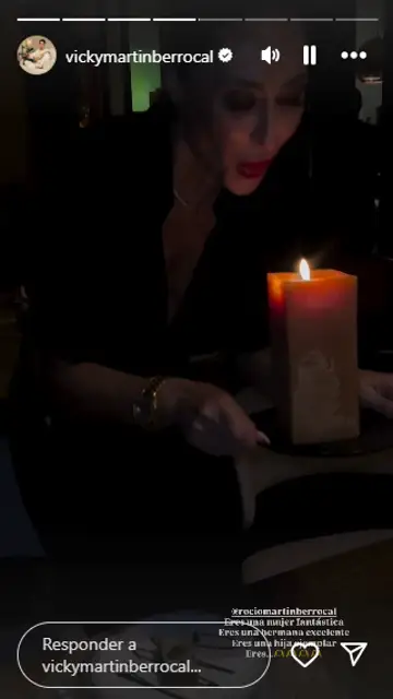 Rocío Martín Berrocal soplando la vela de su 43 cumpleaños Rocío Martín Berrocal soplando la vela de su 43 cumpleaños