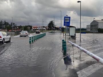 Santander registra numerosas incidencias por las "intensidades torrenciales" de la lluvia