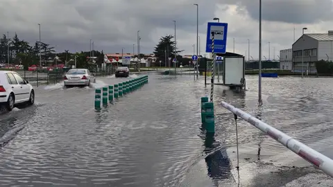 Santander registra numerosas incidencias por las "intensidades torrenciales" de la lluvia Santander registra numerosas incidencias por las "intensidades torrenciales" de la lluvia