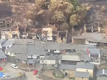 La Guardia Civil difunde imágenes aéreas de las localidades afectadas por los incendios en Ourense La Guardia Civil difunde imágenes aéreas de las localidades afectadas por los incendios en Ourense