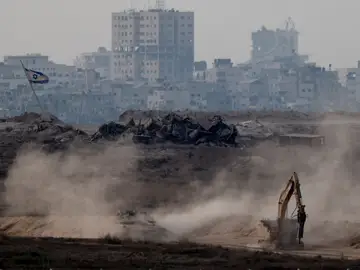 Miles de palestinos abandonan la ciudad de Gaza mientras Israel inicia su ocupación Miles de palestinos abandonan la ciudad de Gaza mientras Israel inicia su ocupación