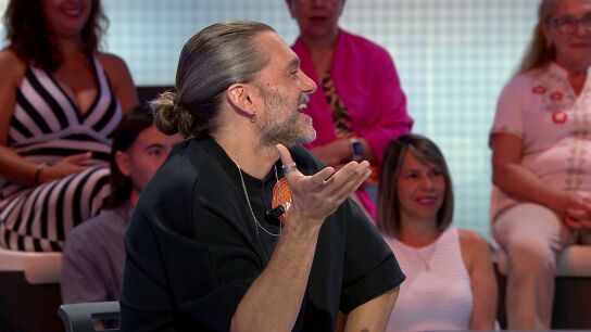 Salva Reina llena de confeti Pasapalabra para celebrar los 321 programas de Manu
