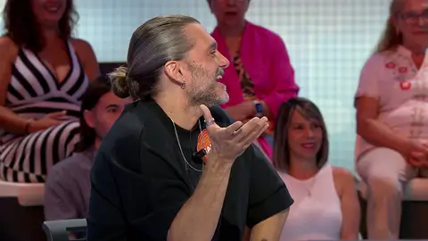 Salva Reina llena de confeti Pasapalabra para celebrar los 321 programas de Manu Salva Reina llena de confeti Pasapalabra para celebrar los 321 programas de Manu