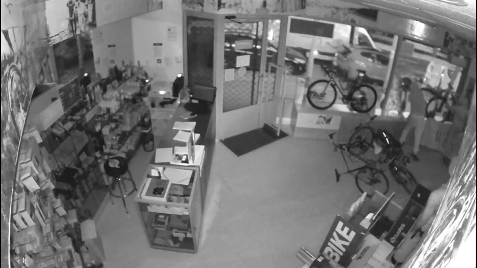 Roban en una tienda de bicicletas de Jerez de la frontera ante la atónita mirada de los vecinos 
