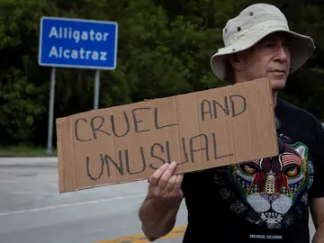 Una jueza ordena cerrar la cárcel Alligator Alcatraz Una jueza ordena cerrar la cárcel Alligator Alcatraz