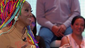 “¡Qué bonito cantas!”: Lucrecia silencia el plató de Pasapalabra con su poderío vocal