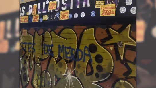 Vandalizan una heladería de Barcelona por evitar atender en catalán Vandalizan una heladería de Barcelona por evitar atender en catalán
