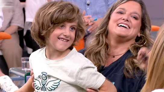 El hijo de Ana tiene una enfermedad ultra rara parecida al ELA: "Es más fácil que te toque tres veces el euromillón" El hijo de Ana tiene una enfermedad ultra rara parecida al ELA: "Es más fácil que te toque tres veces el euromillón"