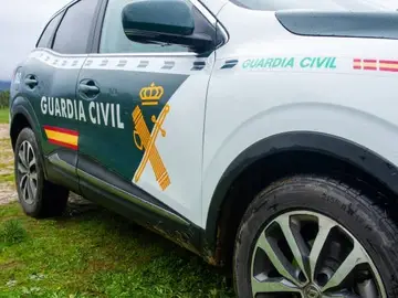 Coche de la Guardia Civil. Coche de la Guardia Civil.