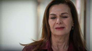 Nevra busca una tregua, pero Timur la rechaza y confiesa que solo piensa en recuperar a Bahar 