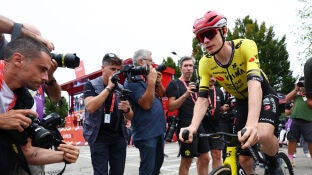 Jonas Vingegaard, l&iacute;der del Visma, antes de la etapa 2 de la Vuelta a Espa&ntilde;a
