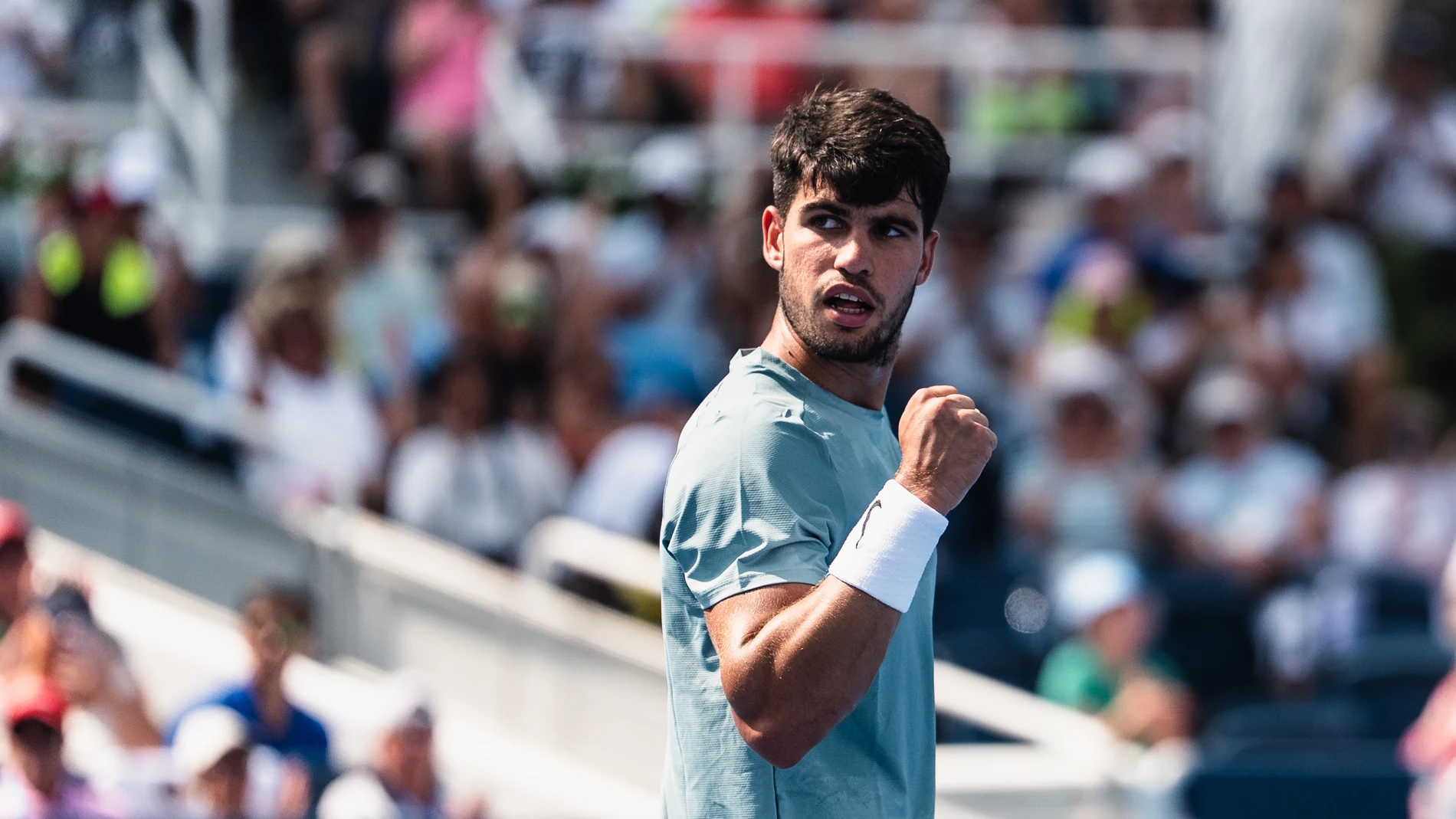 Carlos Alcaraz celebra un punto ante Rublev en Cincinnati Carlos Alcaraz celebra un punto ante Rublev en Cincinnati
