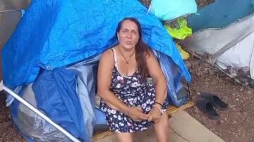  Vive en una tienda de campaña junto a su hijo discapacitado por no poder pagar un alquiler en el sur de Tenerife