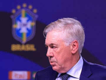 Carlo Ancelotti da la lista de Brasil