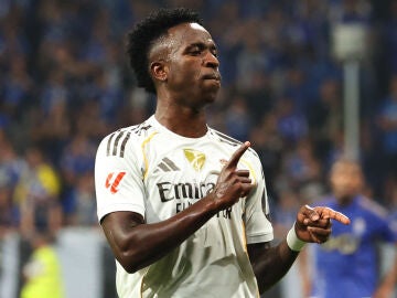 Vinícius celebra su gol en el Tartiere
