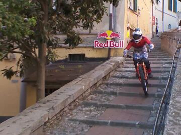 Velocidad y vértigo en Génova: Roger Vieira gana el Red Bull Cerro Abajo Velocidad y vértigo en Génova: Roger Vieira gana el Red Bull Cerro Abajo