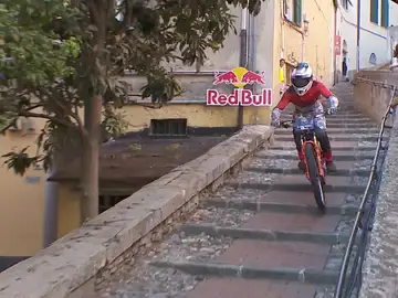 Velocidad y vértigo en Génova: Roger Vieira gana el Red Bull Cerro Abajo Velocidad y vértigo en Génova: Roger Vieira gana el Red Bull Cerro Abajo