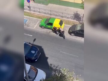 Dos Policías heridos tras un altercado con un individuo violento en Alcalá de Guadaira, Sevilla Dos Policías heridos tras un altercado con un individuo violento en Alcalá de Guadaira, Sevilla