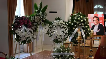 Imagen del féretro con los restos mortales de Manuel de la Calva Imagen del féretro con los restos mortales de Manuel de la Calva