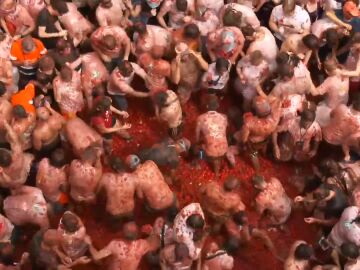La fiesta de la Tomatina 2025 en Buñol, en vídeo. La fiesta de la Tomatina 2025 en Buñol, en vídeo.