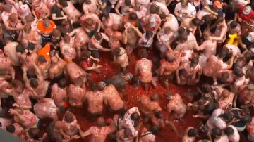 La fiesta de la Tomatina 2025 en Buñol, en vídeo.