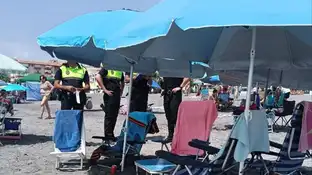 Multas a quienes reservan la primera línea de playa Multas a quienes reservan la primera línea de playa