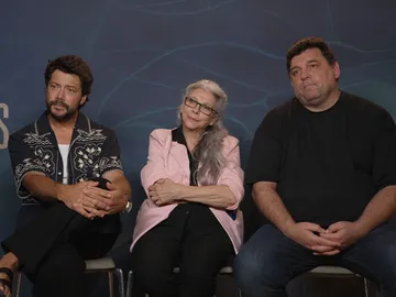 Entrevista a Álvaro Morte, Kiti Mánver y Hovik Keuchkerian por la serie Dos Tumbas Entrevista a Álvaro Morte, Kiti Mánver y Hovik Keuchkerian por la serie Dos Tumbas