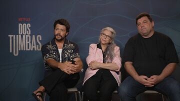 Entrevista a Álvaro Morte, Kiti Mánver y Hovik Keuchkerian por la serie Dos Tumbas