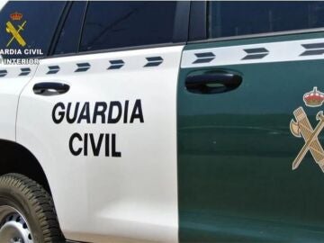 La Guardia Civil investiga a un hombre por dos robos con violencia en farmacias de Mieres