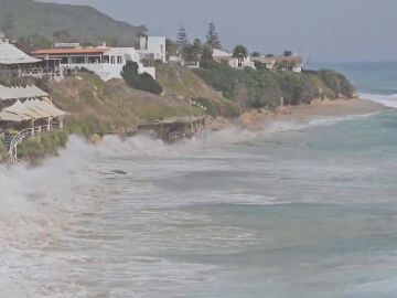EL mar se traga un chiringuito
