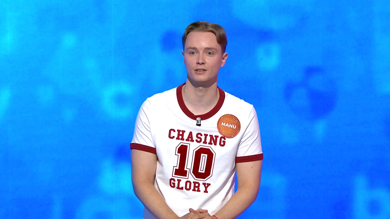 Manu sube el nivel de sus poemas y deja a los invitados asombrados: “Lo ha hilado todo” Manu sube el nivel de sus poemas y deja a los invitados asombrados: “Lo ha hilado todo”